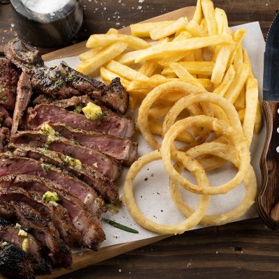 dros T-bone steak with chips and onion rings